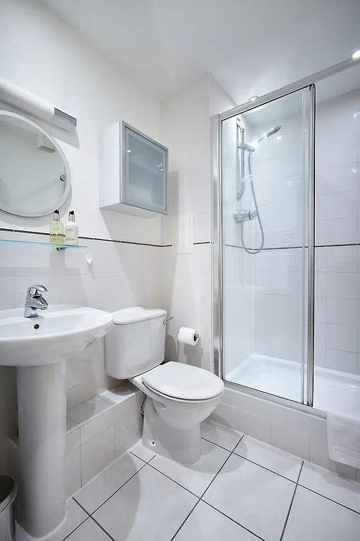 Riverbank Point By Flying Butler Apartment Uxbridge