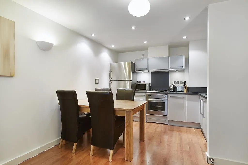 Riverbank Point By Flying Butler Apartment Uxbridge