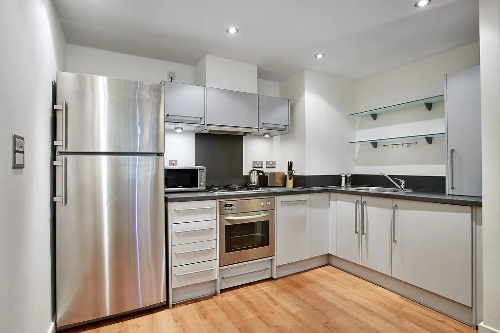 Riverbank Point By Flying Butler Apartment Uxbridge United Kingdom