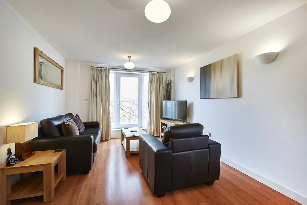 Riverbank Point By Flying Butler Apartment Uxbridge