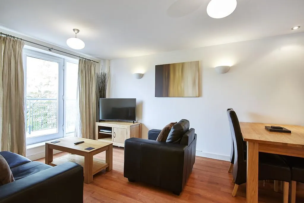 Riverbank Point By Flying Butler Apartment Uxbridge 0*,  United Kingdom